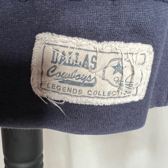 Dallas Cowboys Sweatshirt - Picture 4 of 8